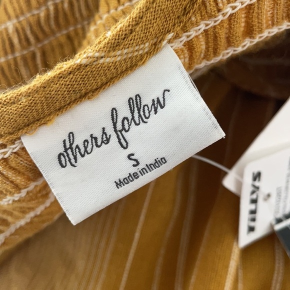 NWT Others Follow Bahamas Ruffled Yellow Jumpsuit - Picture 10 of 11